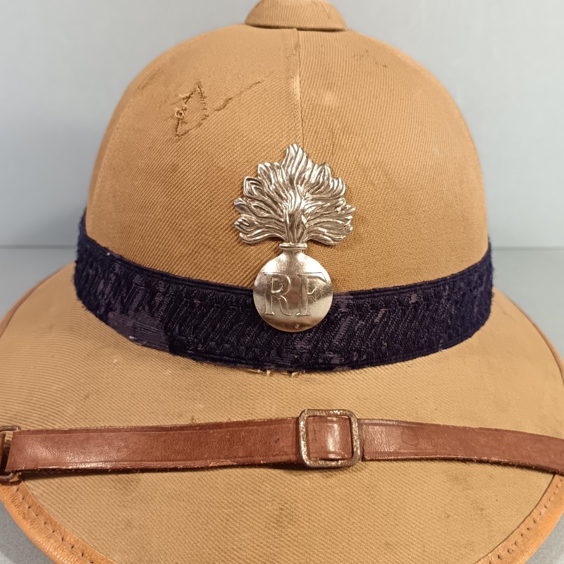 CASQUE COLONIAL GENDARMERIE MODELE 1931 FABRICATION ANNEES 1950 GRENADE ARGENTEE GENDARMERIE COLONIALE